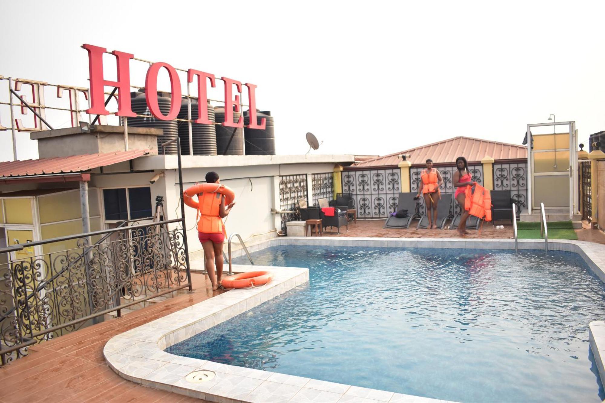 Safyad Hotel Yaounde Exterior photo