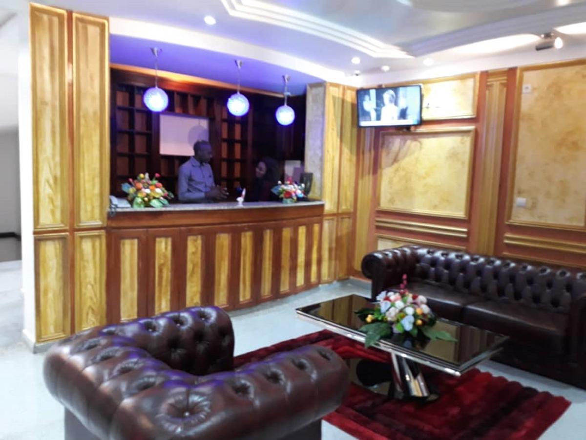 Safyad Hotel Yaounde Exterior photo