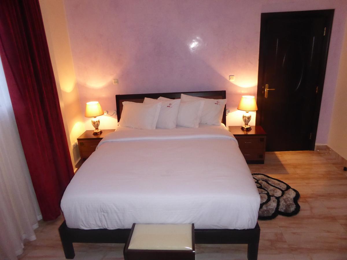 Safyad Hotel Yaounde Exterior photo