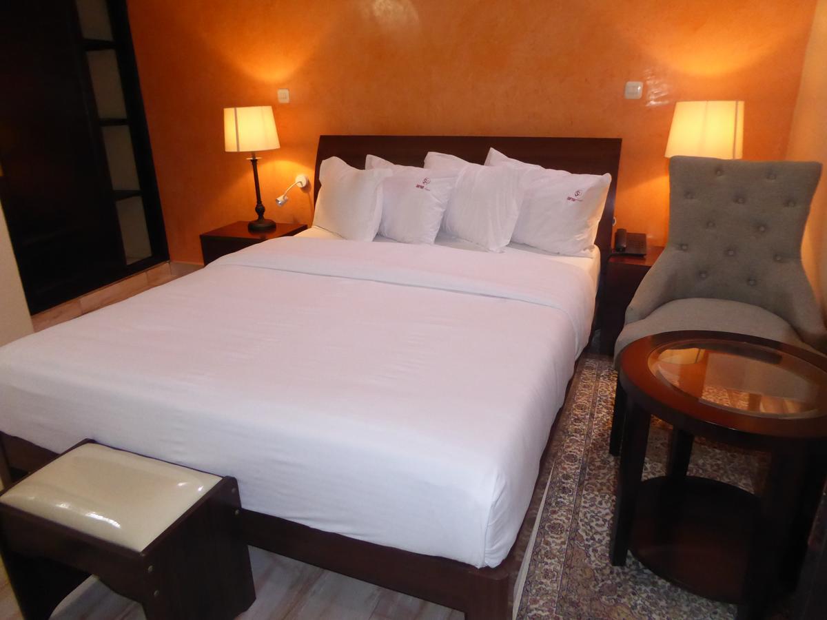 Safyad Hotel Yaounde Exterior photo