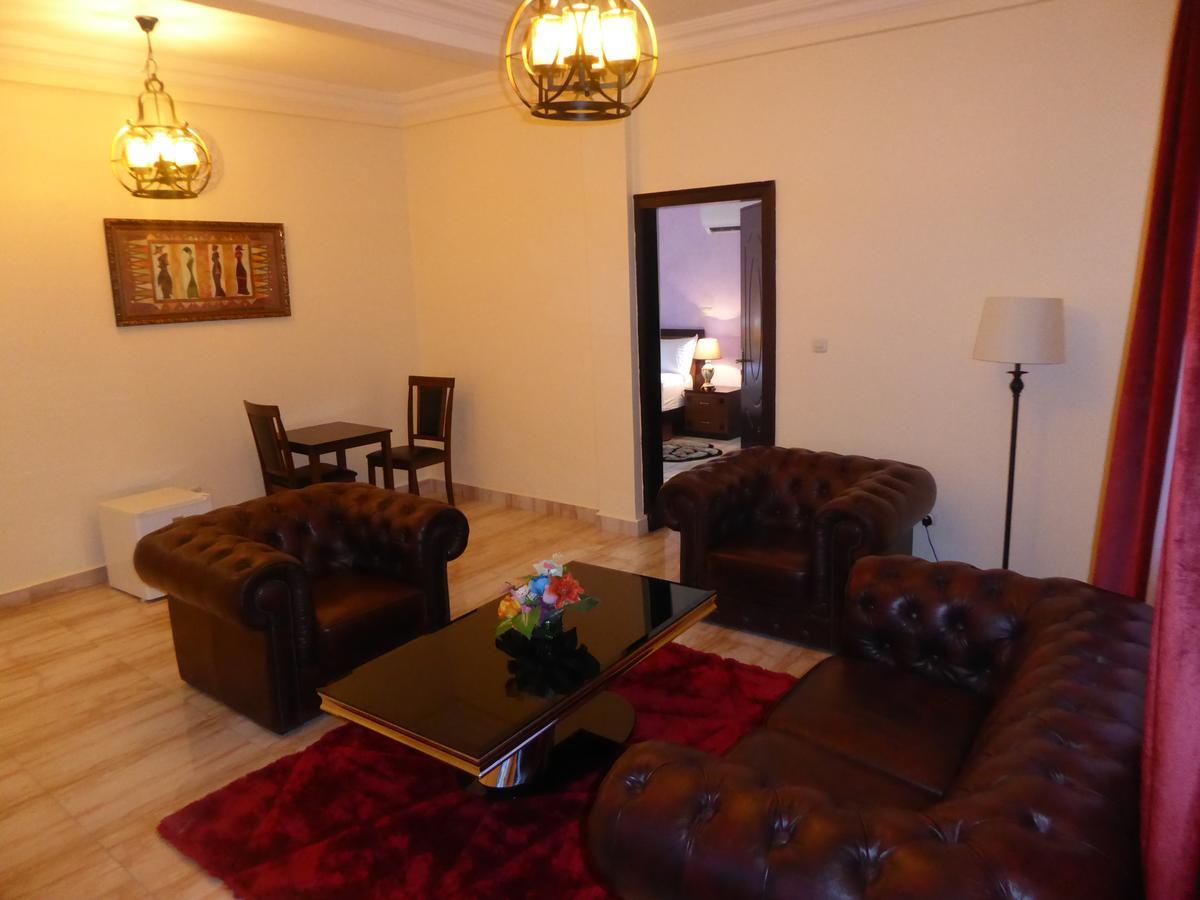 Safyad Hotel Yaounde Exterior photo