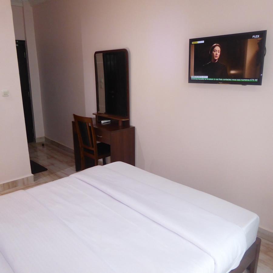 Safyad Hotel Yaounde Exterior photo